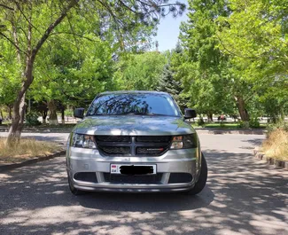 租车 Dodge Journey #9055 Automatic 在 在埃里温，配备 2.4L 发动机 ➤ 来自 戴维 在亚美尼亚。