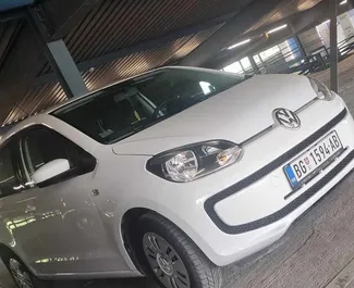 在 在塞尔维亚 租赁 Volkswagen Up! 2019 汽车，特点包括 ✓ 使用 Petrol 燃料和 80 马力 ➤ 起价 30 EUR 每天。