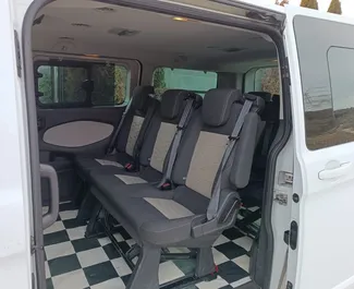 Ford Tourneo Custom 2014 的 Petrol 2.2L 发动机，在 在地拉那 出租。