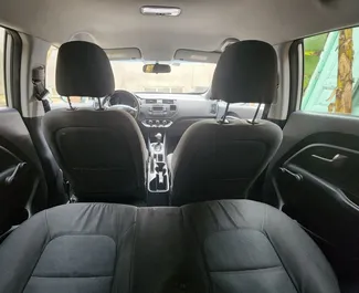 Kia Rio 2016 的 Petrol 1.6L 发动机，在 在库塔伊西 出租。