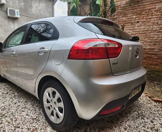 在 在格鲁吉亚 租赁 Kia Rio 2016 汽车，特点包括 ✓ 使用 Petrol 燃料和 135 马力 ➤ 起价 80 GEL 每天。