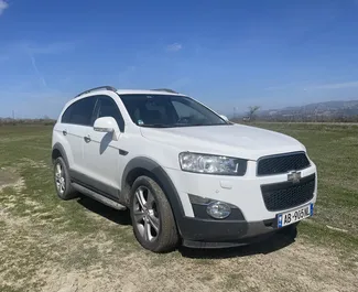 租赁 Chevrolet Captiva 的正面视图，地拉那机场, 阿尔巴尼亚 ✓ 汽车编号 #9482。✓ Automatic 变速箱 ✓ 1 评论。