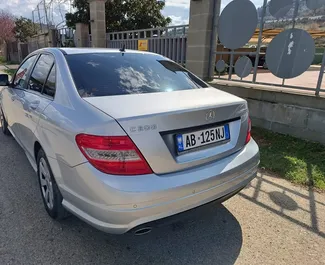 Mercedes-Benz C220 d 租赁。在 在阿尔巴尼亚 出租的 舒适性, 高级 汽车 ✓ Deposit of 100 EUR ✓ 提供 TPL, CDW, SCDW, FDW, Theft 保险选项。