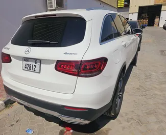 Mercedes-Benz GLC300 租赁。在 阿联酋 出租的 舒适性, 高级, 交叉 汽车 ✓ Deposit of 1500 AED ✓ 提供 TPL, CDW 保险选项。