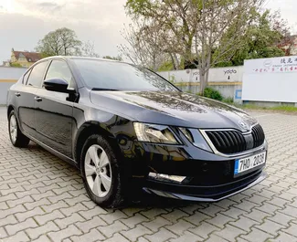 租车 Skoda Octavia #349 Automatic 在 在布拉格，配备 1.5L 发动机 ➤ 来自 亚历山大 在捷克。