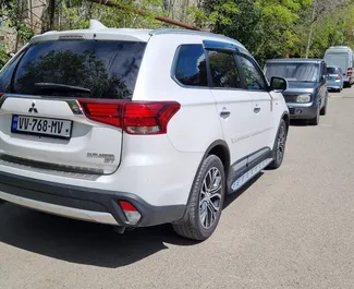 在 在格鲁吉亚 租赁 Mitsubishi Outlander Xl 2019 汽车，特点包括 ✓ 使用 Hybrid 燃料和 250 马力 ➤ 起价 104 GEL 每天。