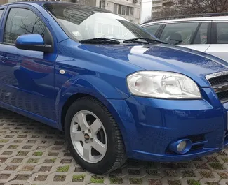 租赁 Chevrolet Aveo 的正面视图，在布尔加斯机场, 保加利亚 ✓ 汽车编号 #9654。✓ Automatic 变速箱 ✓ 0 评论。