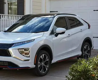 租赁 Mitsubishi Eclipse Cross 的正面视图，在迪拜, 阿联酋 ✓ 汽车编号 #10153。✓ Automatic 变速箱 ✓ 1 评论。