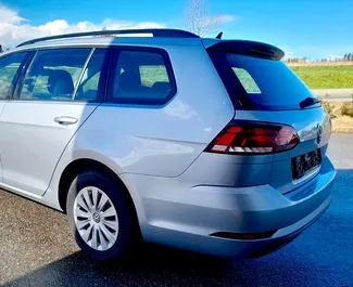 Volkswagen Golf Variant 租赁。在 在捷克 出租的 经济, 舒适性 汽车 ✓ Deposit of 400 EUR ✓ 提供 TPL, CDW, SCDW, FDW, Theft, Abroad, No Deposit 保险选项。