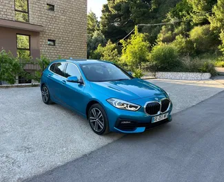 租赁 BMW 116d 的正面视图，在 Rafailovici, 黑山共和国 ✓ 汽车编号 #10023。✓ Automatic 变速箱 ✓ 2 评论。