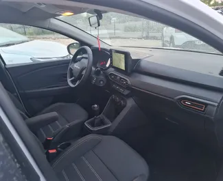 Dacia Sandero Stepway 租赁。在 在阿尔巴尼亚 出租的 经济, 舒适性, 交叉 汽车 ✓ Without Deposit ✓ 提供 TPL, CDW, SCDW, FDW, Theft, Abroad, Young 保险选项。