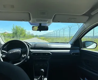 Dacia Sandero 租赁。在 在阿尔巴尼亚 出租的 经济, 舒适性 汽车 ✓ Without Deposit ✓ 提供 TPL, CDW, FDW, Theft, Abroad, Young 保险选项。