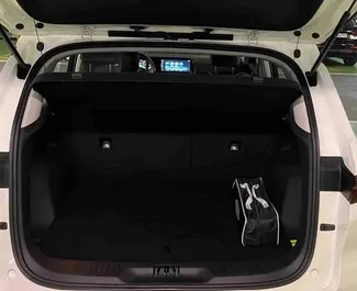 在 阿联酋 租赁 Ford Territory 2024 汽车，特点包括 ✓ 使用 Petrol 燃料和 180 马力 ➤ 起价 193 AED 每天。