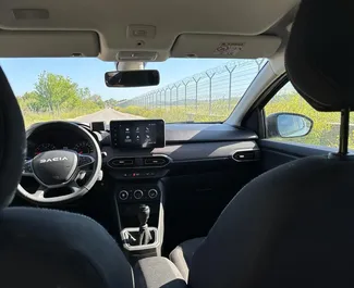 Dacia Sandero Stepway 租赁。在 在阿尔巴尼亚 出租的 经济, 舒适性, 交叉 汽车 ✓ Without Deposit ✓ 提供 TPL, CDW, FDW, Theft, Abroad, Young 保险选项。