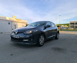 租赁 Renault Megane 的正面视图，在布德瓦, 黑山共和国 ✓ 汽车编号 #10481。✓ Automatic 变速箱 ✓ 0 评论。