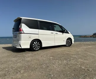 在 在塞浦路斯 租赁 Nissan Serena 2018 汽车，特点包括 ✓ 使用 Hybrid 燃料和 146 马力 ➤ 起价 30 EUR 每天。