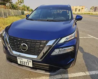 租赁 Nissan Rogue 的正面视图，在迪拜, 阿联酋 ✓ 汽车编号 #10366。✓ Automatic 变速箱 ✓ 0 评论。