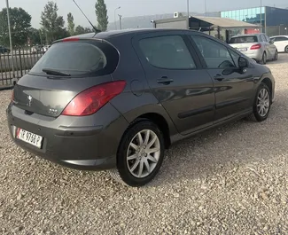 在 在阿尔巴尼亚 租赁 Peugeot 308 2009 汽车，特点包括 ✓ 使用 Petrol 燃料和 120 马力 ➤ 起价 10 EUR 每天。