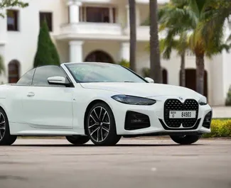 在 阿联酋 租赁 BMW 420i Cabrio 2023 汽车，特点包括 ✓ 使用 Petrol 燃料和 350 马力 ➤ 起价 450 AED 每天。