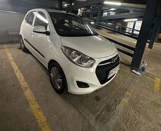 租赁 Hyundai i10 的正面视图，贝尔格莱德机场, 塞尔维亚 ✓ 汽车编号 #8369。✓ Manual 变速箱 ✓ 0 评论。