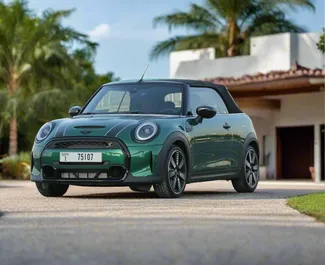 租赁 Mini Cooper S Cabrio 的正面视图，在迪拜, 阿联酋 ✓ 汽车编号 #6167。✓ Automatic 变速箱 ✓ 0 评论。