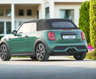 在 阿联酋 租赁 Mini Cooper S Cabrio 2024 汽车，特点包括 ✓ 使用 Petrol 燃料和 220 马力 ➤ 起价 350 AED 每天。