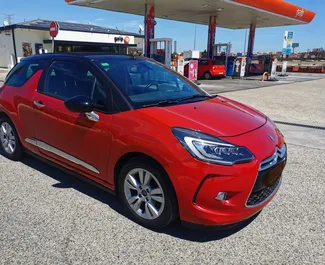 租赁 Citroen DS3 的正面视图，在巴塞罗那, 西班牙 ✓ 汽车编号 #10757。✓ Automatic 变速箱 ✓ 0 评论。