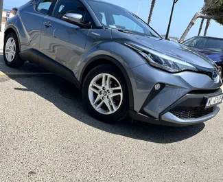 租赁 Toyota C-HR 的正面视图，在巴伦西亚, 西班牙 ✓ 汽车编号 #10764。✓ Automatic 变速箱 ✓ 0 评论。