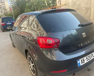 在 在阿尔巴尼亚 租赁 SEAT Ibiza 2012 汽车，特点包括 ✓ 使用 Petrol 燃料和 75 马力 ➤ 起价 20 EUR 每天。