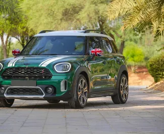 租赁 Mini Countryman Cooper S 的正面视图，在迪拜, 阿联酋 ✓ 汽车编号 #8562。✓ Automatic 变速箱 ✓ 0 评论。