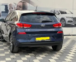 在 在阿尔巴尼亚 租赁 Hyundai i30 2019 汽车，特点包括 ✓ 使用 Diesel 燃料和 110 马力 ➤ 起价 13 EUR 每天。