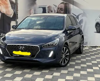 租赁 Hyundai i30 的正面视图，在都拉斯, 阿尔巴尼亚 ✓ 汽车编号 #10476。✓ Automatic 变速箱 ✓ 1 评论。