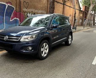 租赁 Volkswagen Tiguan 的正面视图，在巴塞罗那, 西班牙 ✓ 汽车编号 #10934。✓ Automatic 变速箱 ✓ 0 评论。