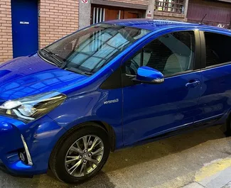 Toyota Yaris 租赁。在 在西班牙 出租的 经济, 舒适性 汽车 ✓ Deposit of 400 EUR ✓ 提供 TPL, Theft, Abroad 保险选项。