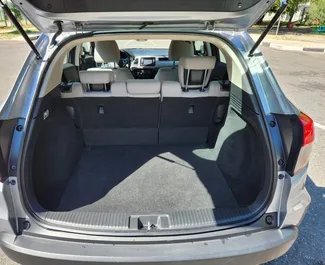 Honda HR-V 内饰，在格鲁吉亚 出租。一辆优秀的 5 座位车，配备 Automatic 变速箱。