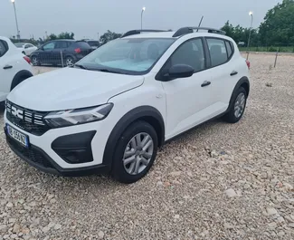 租车 Dacia Sandero Stepway #10104 Manual 在 地拉那机场，配备 1.0L 发动机 ➤ 来自 马伦伦 在阿尔巴尼亚。