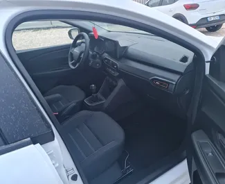 Dacia Sandero Stepway 租赁。在 在阿尔巴尼亚 出租的 经济, 舒适性, 交叉 汽车 ✓ Without Deposit ✓ 提供 TPL, CDW, FDW, Theft, Abroad, Young 保险选项。