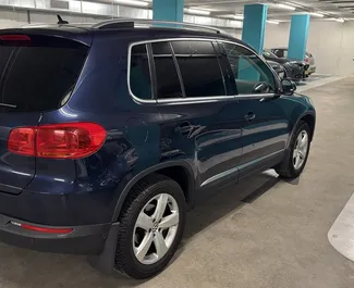 Volkswagen Tiguan 租赁。在 在西班牙 出租的 舒适性, 交叉 汽车 ✓ Deposit of 500 EUR ✓ 提供 TPL, Theft, Abroad 保险选项。