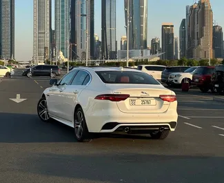 租车 Jaguar XE Long #11298 Automatic 在 在迪拜，配备 2.0L 发动机 ➤ 来自 安德里 阿联酋。