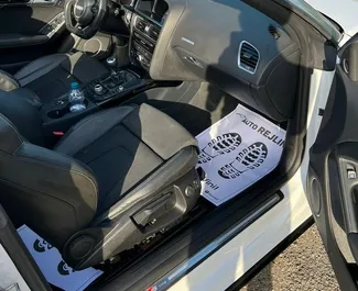 Audi A5 Cabrio 2016 在 地拉那机场 可租赁，具有 unlimited 里程限制。
