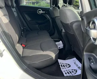 Fiat 500X 2015 在 地拉那机场 可租赁，具有 unlimited 里程限制。