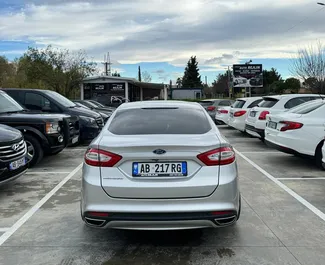 在 在阿尔巴尼亚 租赁 Ford Mondeo 2015 汽车，特点包括 ✓ 使用 Diesel 燃料和 180 马力 ➤ 起价 30 EUR 每天。