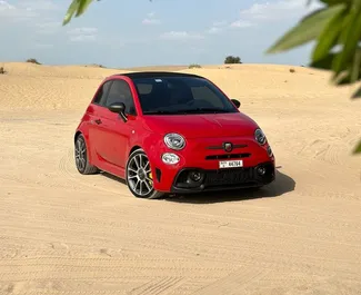 租赁 Abarth 695 Cabrio 的正面视图，在迪拜, 阿联酋 ✓ 汽车编号 #11384。✓ Automatic 变速箱 ✓ 0 评论。