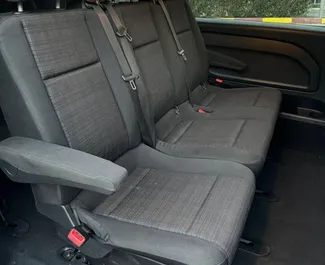 Mercedes-Benz Vito 2018 在 地拉那机场 可租赁，具有 unlimited 里程限制。
