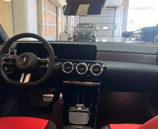 在 阿联酋 租赁 Mercedes-Benz A200 2023 汽车，特点包括 ✓ 使用 Petrol 燃料和 163 马力 ➤ 起价 333 AED 每天。