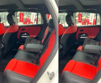 Mercedes-Benz GLA220 2023 的 Petrol 1.3L 发动机，在 在迪拜 出租。