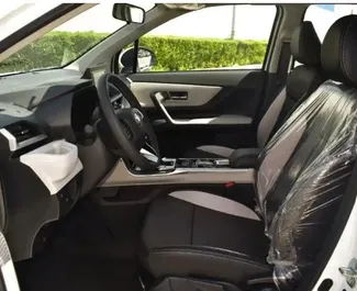 租赁 Toyota Veloz 的正面视图，在迪拜, 阿联酋 ✓ 汽车编号 #11620。✓ Automatic 变速箱 ✓ 0 评论。