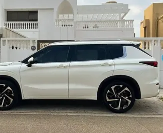 租车 Mitsubishi Outlander #11623 Automatic 在 在迪拜，配备 1.5L 发动机 ➤ 来自 穆罕默德 阿联酋。