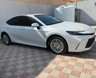 租赁 Toyota Camry 的正面视图，在迪拜, 阿联酋 ✓ 汽车编号 #11342。✓ Automatic 变速箱 ✓ 0 评论。