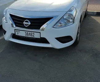 在 阿联酋 租赁 Nissan Sunny 2024 汽车，特点包括 ✓ 使用 Petrol 燃料和 110 马力 ➤ 起价 88 AED 每天。